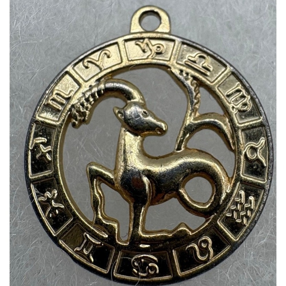Gold Tone Capricorn Zodiac Pendant 1" Vintage Style Astrology Charm‎